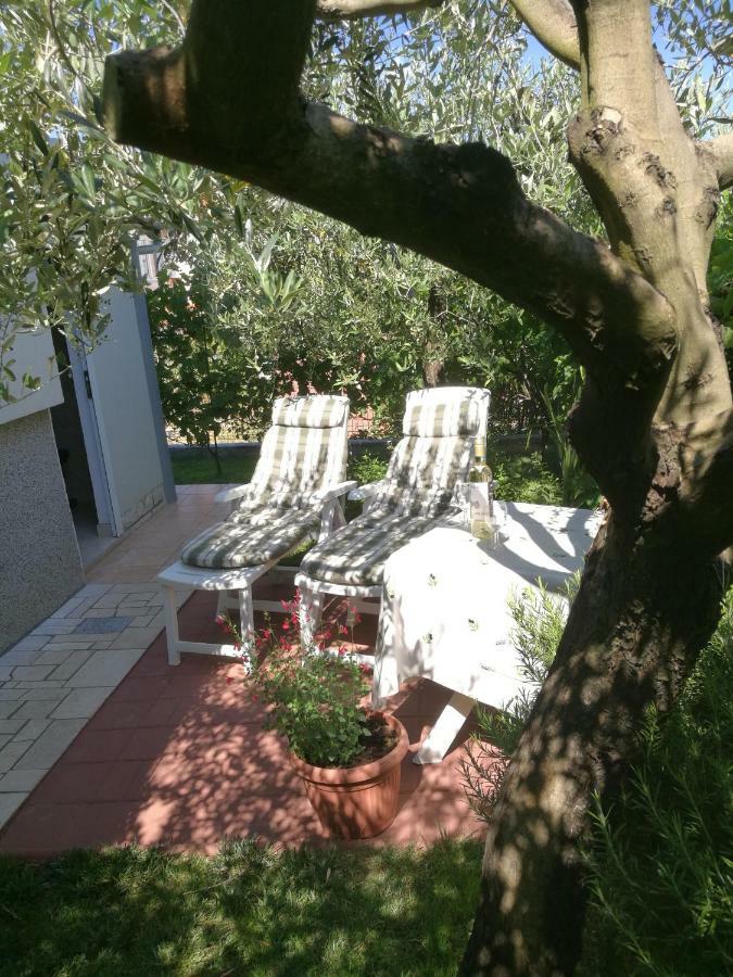 Studio Apartment Oliva Pula Buitenkant foto